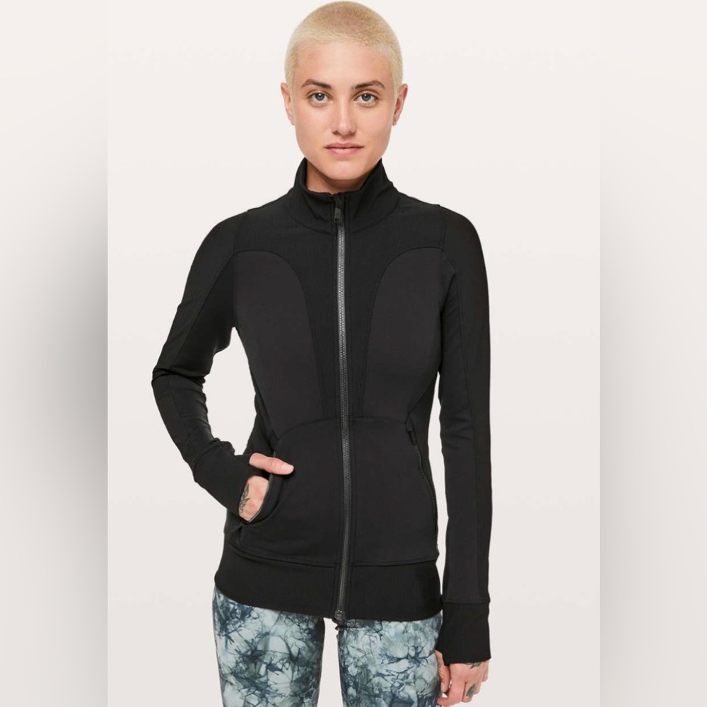 LULULEMON MOVEMENT TO MOVEMENT JACKET